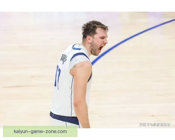 雷迪克透露东契奇下半场带伤出战已通过健康评估明日将接受核磁共振检查